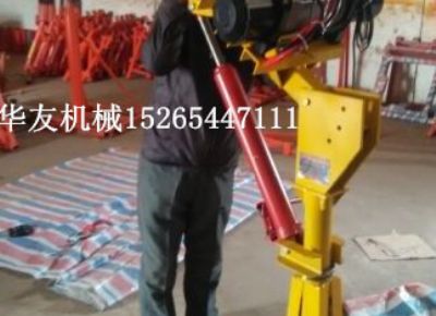 點(diǎn)擊查看詳細(xì)信息<br>標(biāo)題：華友機(jī)械車載小吊機(jī)(各種液壓式小吊機(jī)） 閱讀次數(shù)：9448